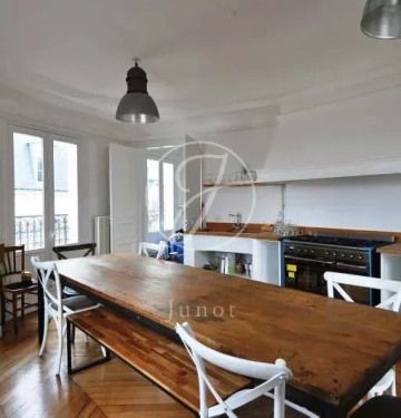 Appartement • Clichy-Trinité - Photo 3