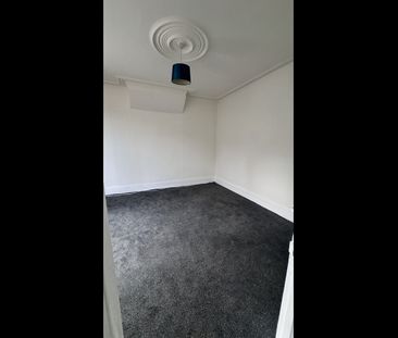 4 Bed Terraced House, Grosvenor Road, E10 - Photo 1