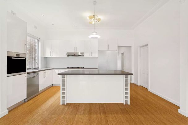 6 Macauley Street, Leichhardt - Photo 1