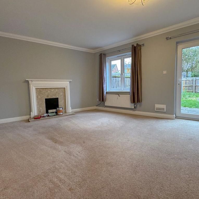 3 bedroom end of terrace house to rent - Photo 1