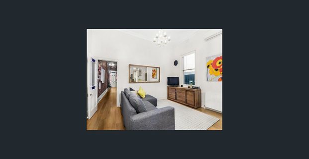 Victorian elegance, contemporary flair! - Photo 1