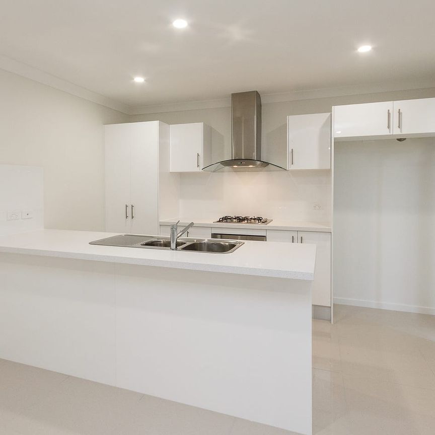 Modern Family Living with Space, Comfort & Convenience! - Photo 1