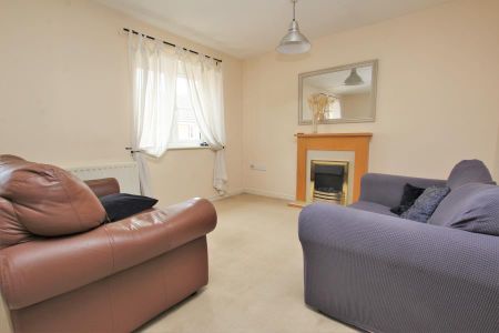 2 bedroom terraced house to rent - Photo 2