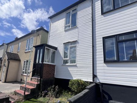 2 bedroom semi-detached house to rent - Photo 3