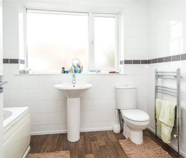 2 bedroom flat to rent - Photo 6