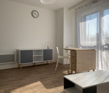 Location Appartement 1 pièce 24m² ROSIERES PRES TROYES 10430 - Photo 3