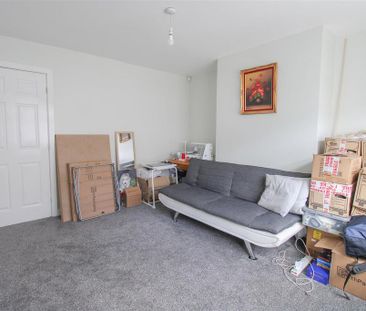 2 bedroom end of terrace house to rent - Photo 5