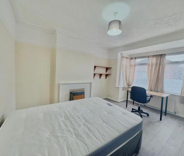 5 bedroom semi-detached house to rent - Photo 6