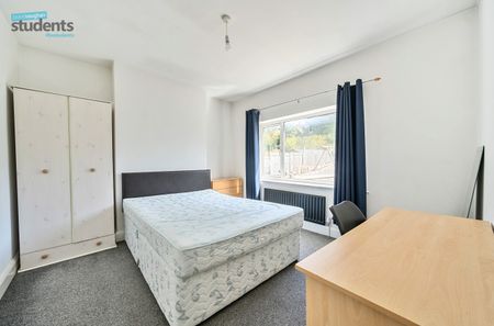 4 bedroom semi-detached house to rent - Photo 4