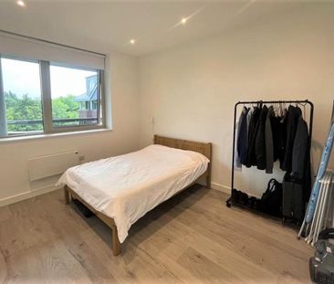 Liongate House, Guildford, Surrey, GU1 - Photo 3