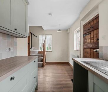 2 bedroom semi-detached house to rent - Photo 5