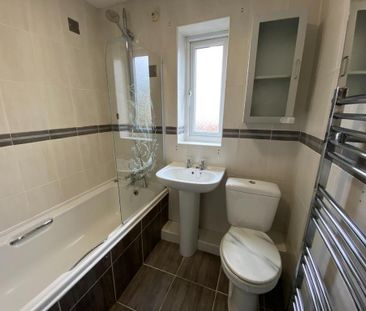 2 bedroom semi-detached house to rent - Photo 4