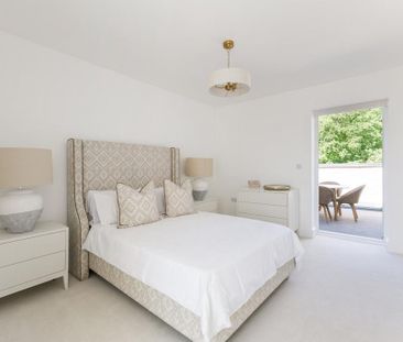 4 bedroom terraced house to rent - Photo 1