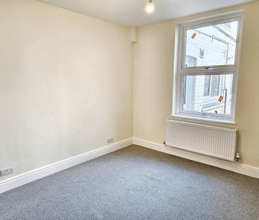 1 bedroom ground floor flat to rent - Photo 3