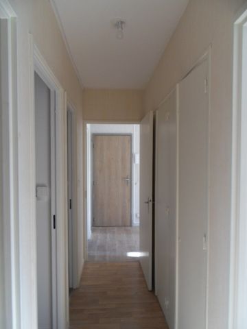 Location - Appartement T4 - 73 m² - Novillars - Photo 3