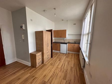 Studio to rent - Photo 4