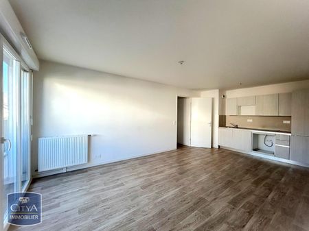 Location Appartement 3 pièces 66m² LE BLANC MESNIL 93150 - Photo 2