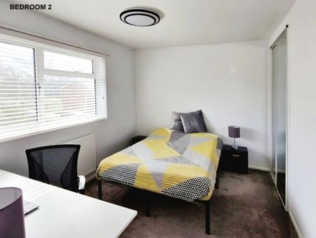 4 bedroom semi-detached house to rent - Photo 4