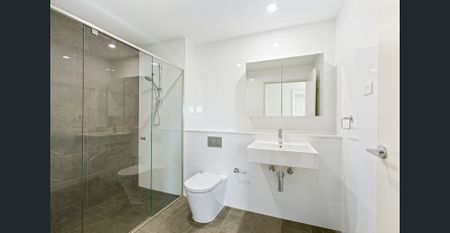 Top Floor Quiet & Leafy As new 2 beds 2 baths Secure parking Storage - Photo 5