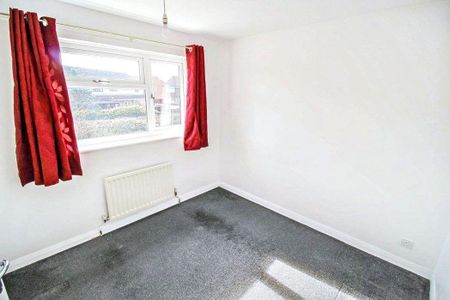 Launceston Close, Kingston Park, Newcastle upon Tyne, Tyne and Wear, NE3 2XX - Photo 4