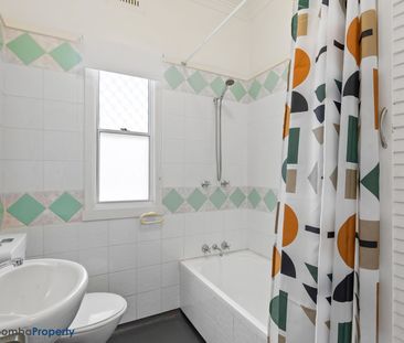 3 Bedroom Home Located 10 Minutes Walk from the Base Hospital! - Photo 4