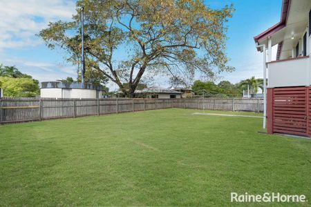 Versatile Family Home with Large Yard - Photo 3