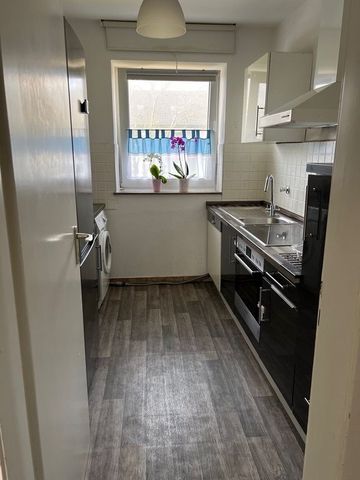 Schöne Dreiraumwohnung mit ca. 69 m² Wohnfläche und Balkon in ruhiger und grüner Wohnlage - Photo 4