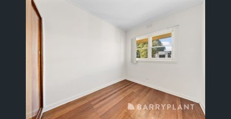 Convenient Location! - Photo 2