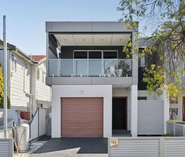 12A Parkview Avenue, Picnic Point NSW 2213 - House For Rent | Domain - Photo 4