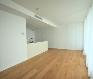 LUXURIOUS UNIT WITH WHITE GOODS NEAR TOOWONG VILLAGE!! - Photo 1