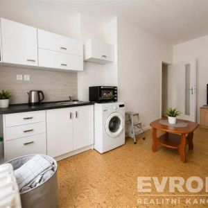 Pronájem menší garsonky v širším centru Pardubic v městské části Zelené Předměstí v ul. Svobody - Photo 2