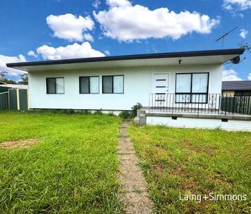 Charming three-bedroom family home in convenient location - Photo 3