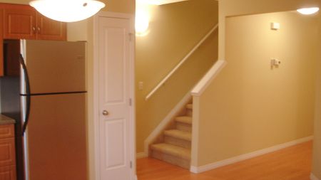 Spacious Townhouse: 3 Bedrooms | 1.5 Bathrooms | 1241 Sq Ft | Attached Garage - Photo 4