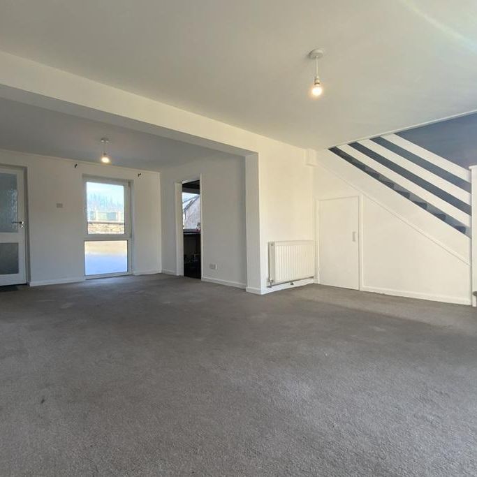 2 bedroom semi-detached house to rent - Photo 1