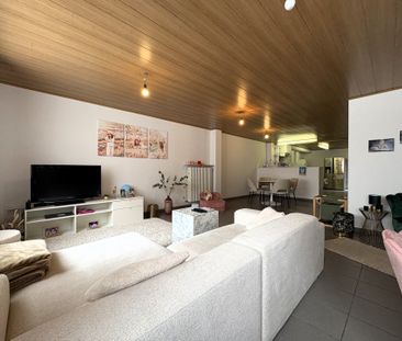 Ruim appartement met 4 slaapkamers en overdekte autostaanplaats - Foto 3