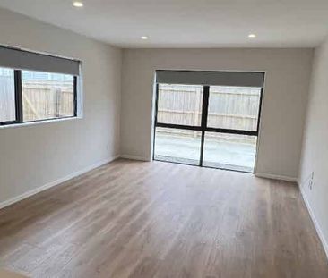 Luxury, Location, and Convenience - Photo 2