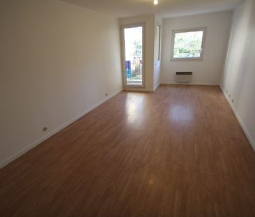 Location Appartement 3 pièces 73m² - Photo 4