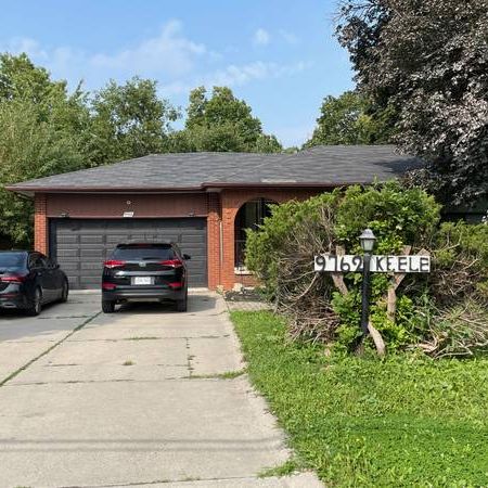 Beautiful Basement Apartment located in the heart of Maple! - Photo 3