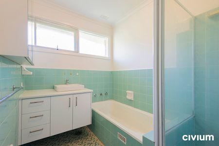 21 Maygar Street, Hughes ACT 2605 - House For Rent | Domain - Photo 2