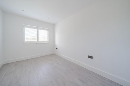 4 bedroom detached house to rent - Photo 4