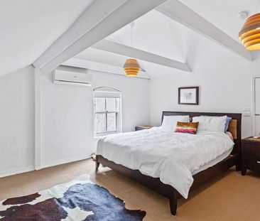 Luxury 3 Bedroom Tri-Level Townhouse with Parking | Glebe - Photo 4