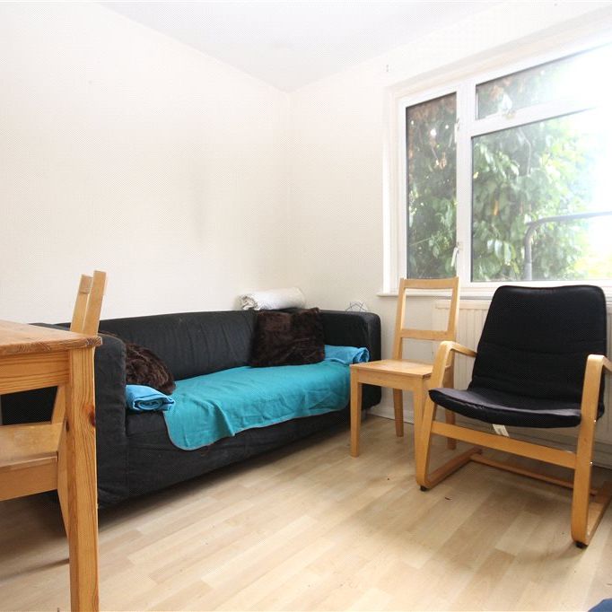The Crescent, Egham, Surrey, TW20 9PN - Photo 1