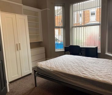 5 Bed - Vermont Street, Hull - Photo 4