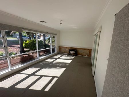 “Charming Family Home in the Heart of Para Hills!” - Photo 4