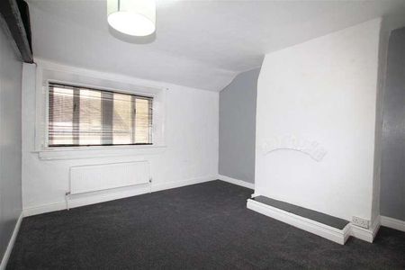 Market Street, Thornton, Bradford, BD13 - Photo 4