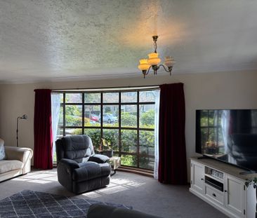 12 Cunliffe Rd - Photo 2