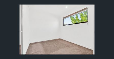 Stylish Townhouse in Great Location! - Photo 3