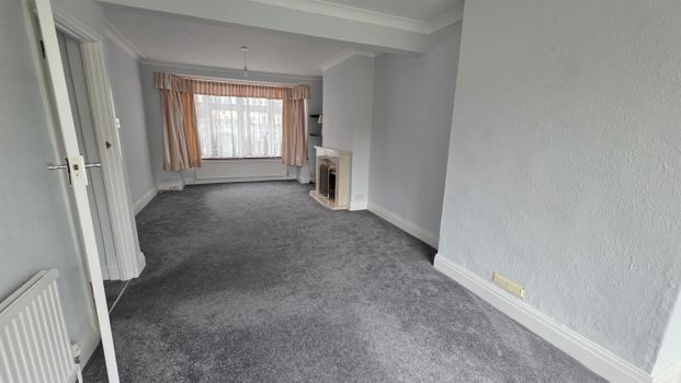 3 Bedroom House - Terraced To Let - Photo 1
