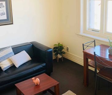 Central Auckland Living | Furnished One-Bedroom Apartment - Photo 1