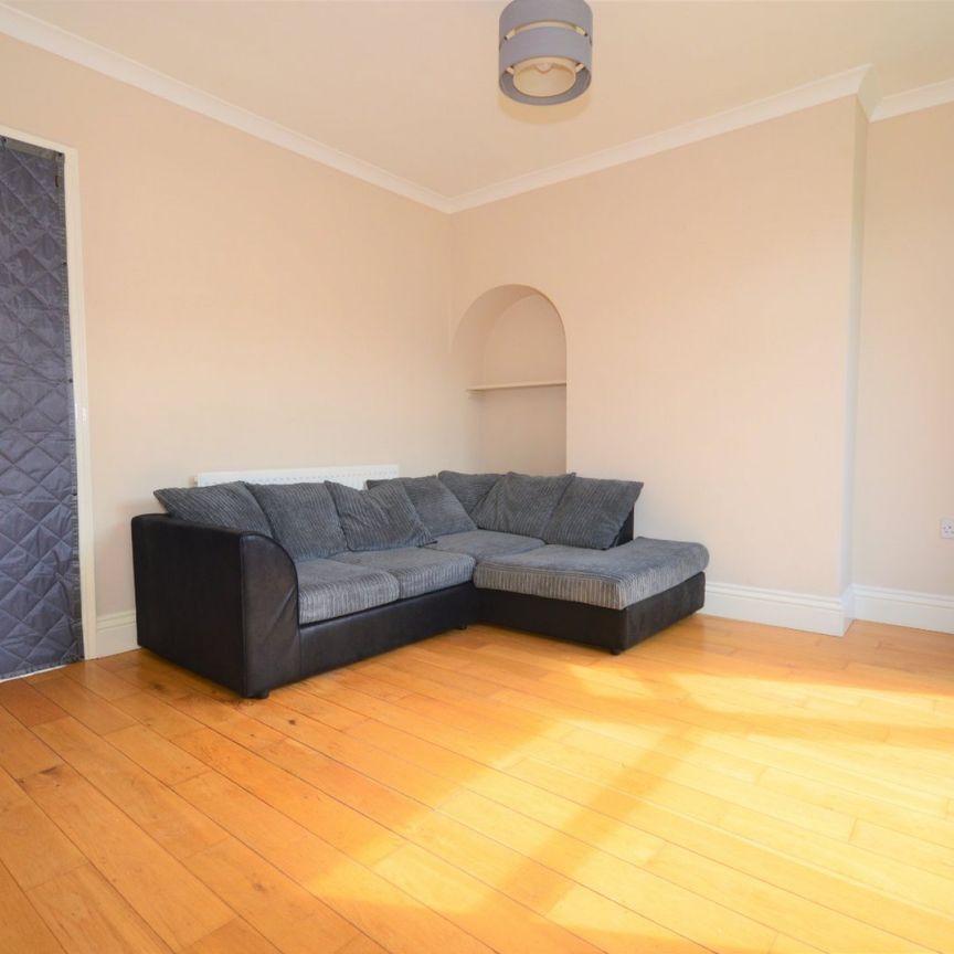 Middlecotes, Tile Hill, Coventry, CV4 9AX - Photo 1